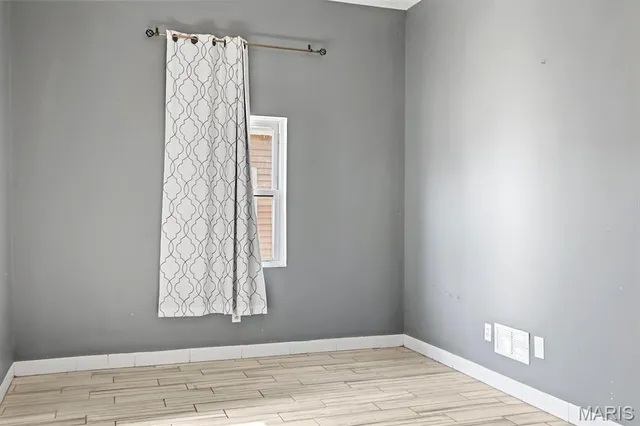 $99,000 | 6745 Vernon Avenue, University City, MO 63130