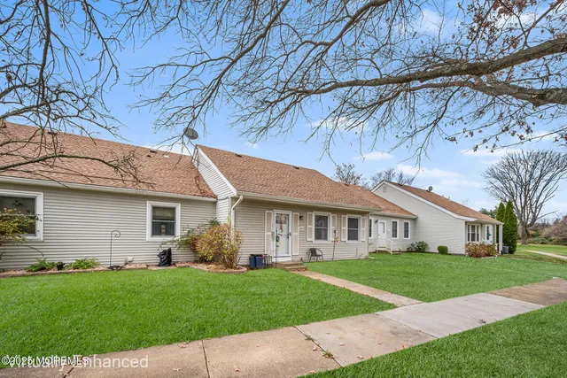 a view of outdoor space yard and porch