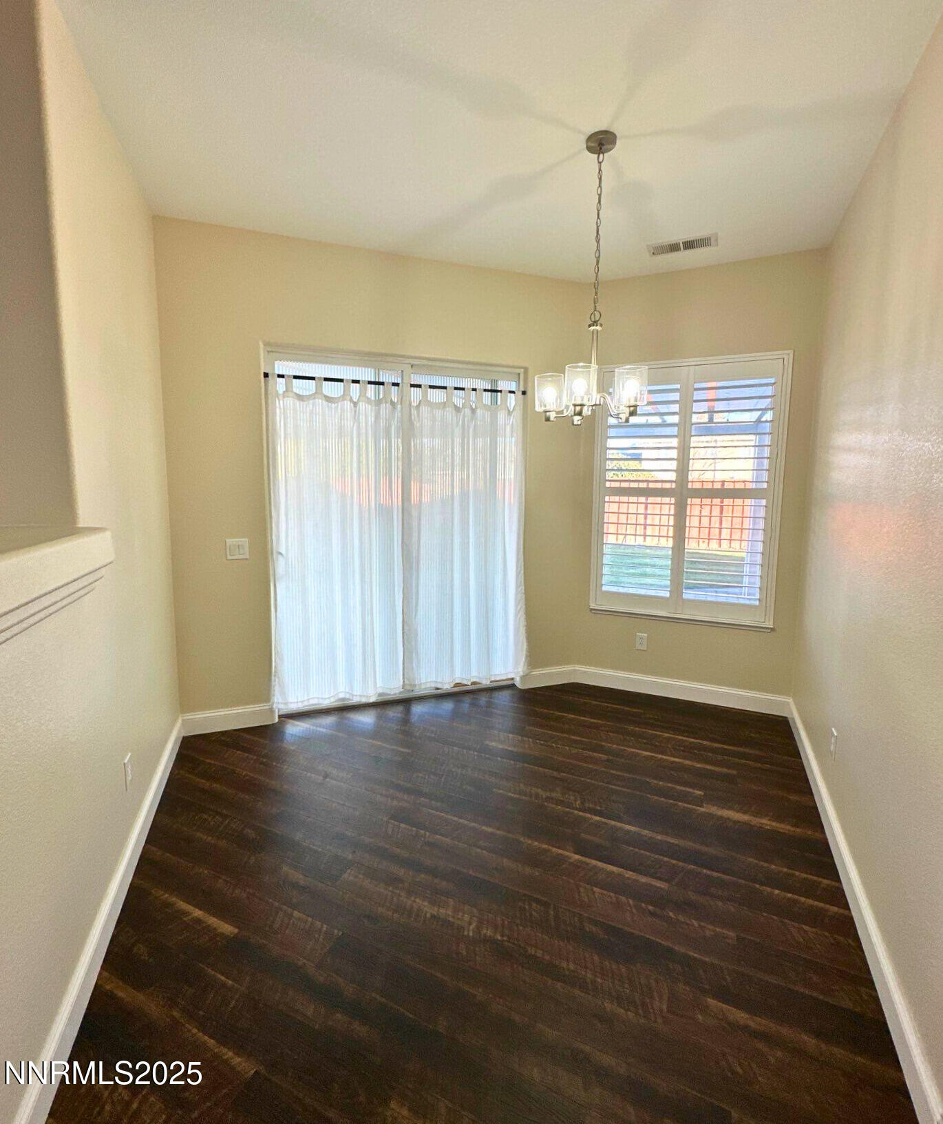 1390 South Fox Glen Court Reno, NV 89521 - Photo 6 of 24 586381d1-30be-4634-aba9-55a5a08698fe