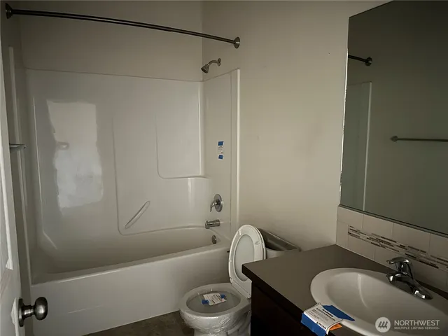 $375,000 | 720 South Lakeland Drive, Moses Lake, WA 98837