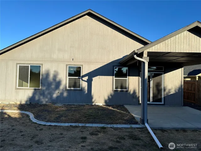$375,000 | 720 South Lakeland Drive, Moses Lake, WA 98837