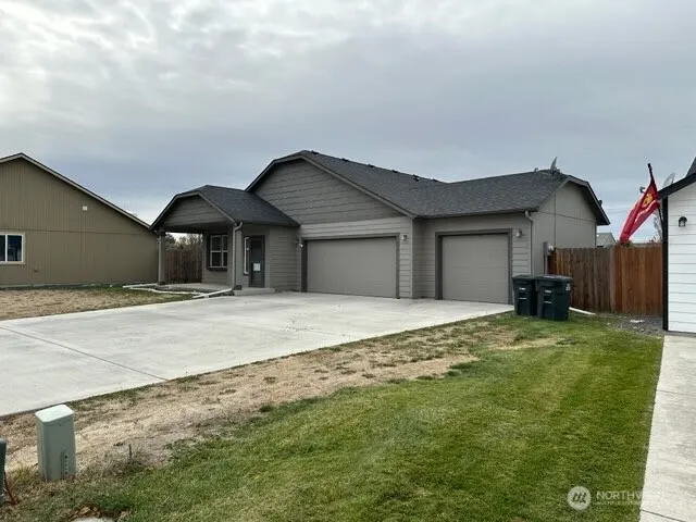 $375,000 | 720 South Lakeland Drive, Moses Lake, WA 98837
