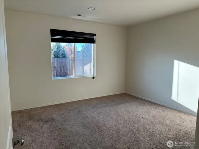 $375,000 | 720 South Lakeland Drive, Moses Lake, WA 98837