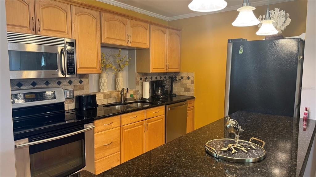 9652 Commodore Drive Seminole, FL 33776 - Photo 4 of 15