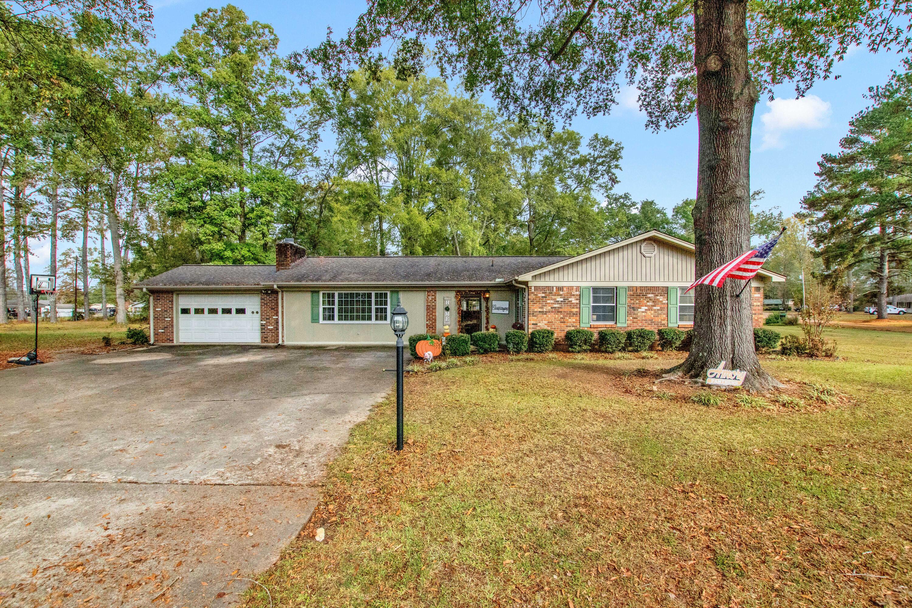 1609 Forrest Street Amory, MS 38821 - Photo 1 of 1 Gallery Image 1