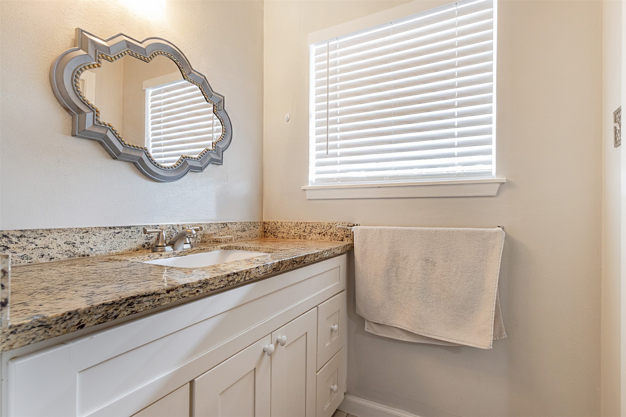 6403 Fondren Road, Unit D25 Houston, TX 77036 - Photo 15 of 26