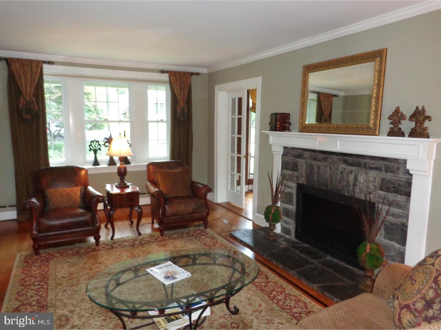419 Cynwyd Road Bala Cynwyd, PA 19004 - Photo 8 of 25 Living Room