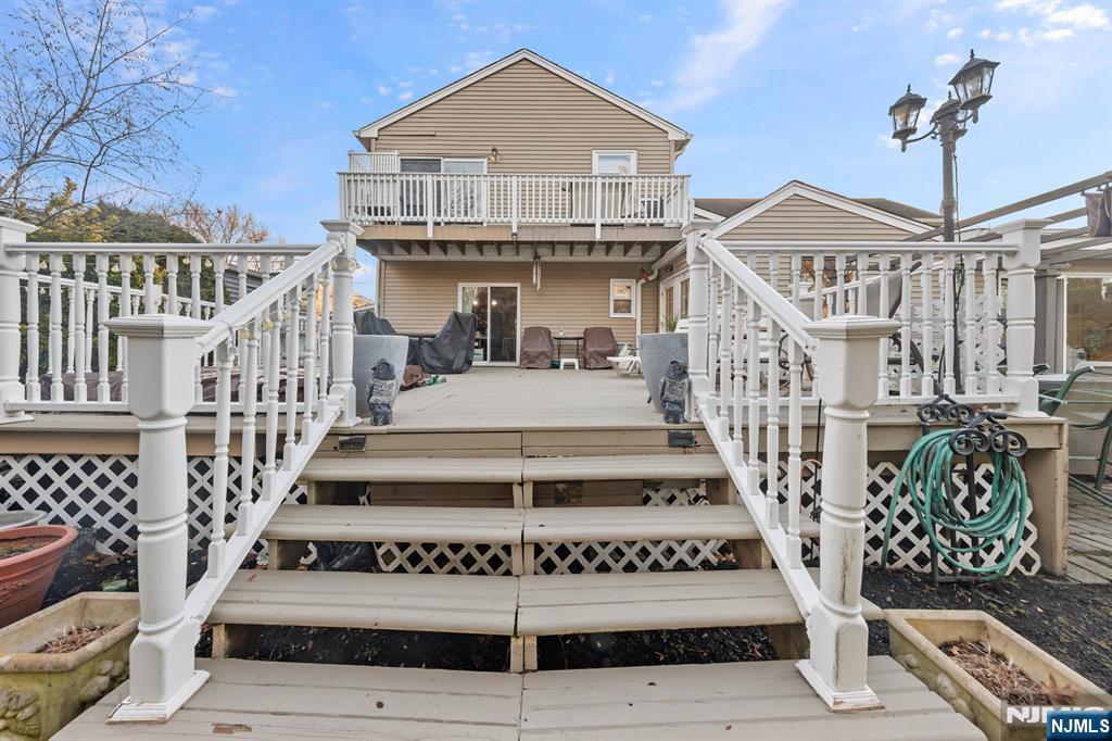 302 Howland Avenue River Edge, NJ 07661 - Photo 12 of 19