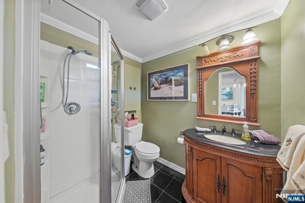 302 Howland Avenue River Edge, NJ 07661 - Photo 9 of 19