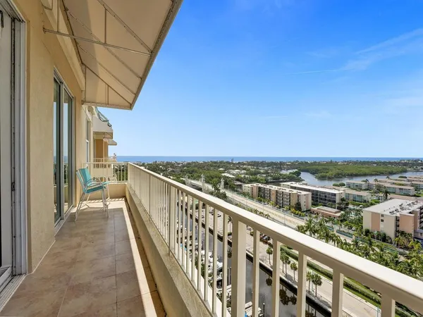 $5,000 | 625 Casa Loma Boulevard, Unit PH06, Boynton Beach, FL 33435