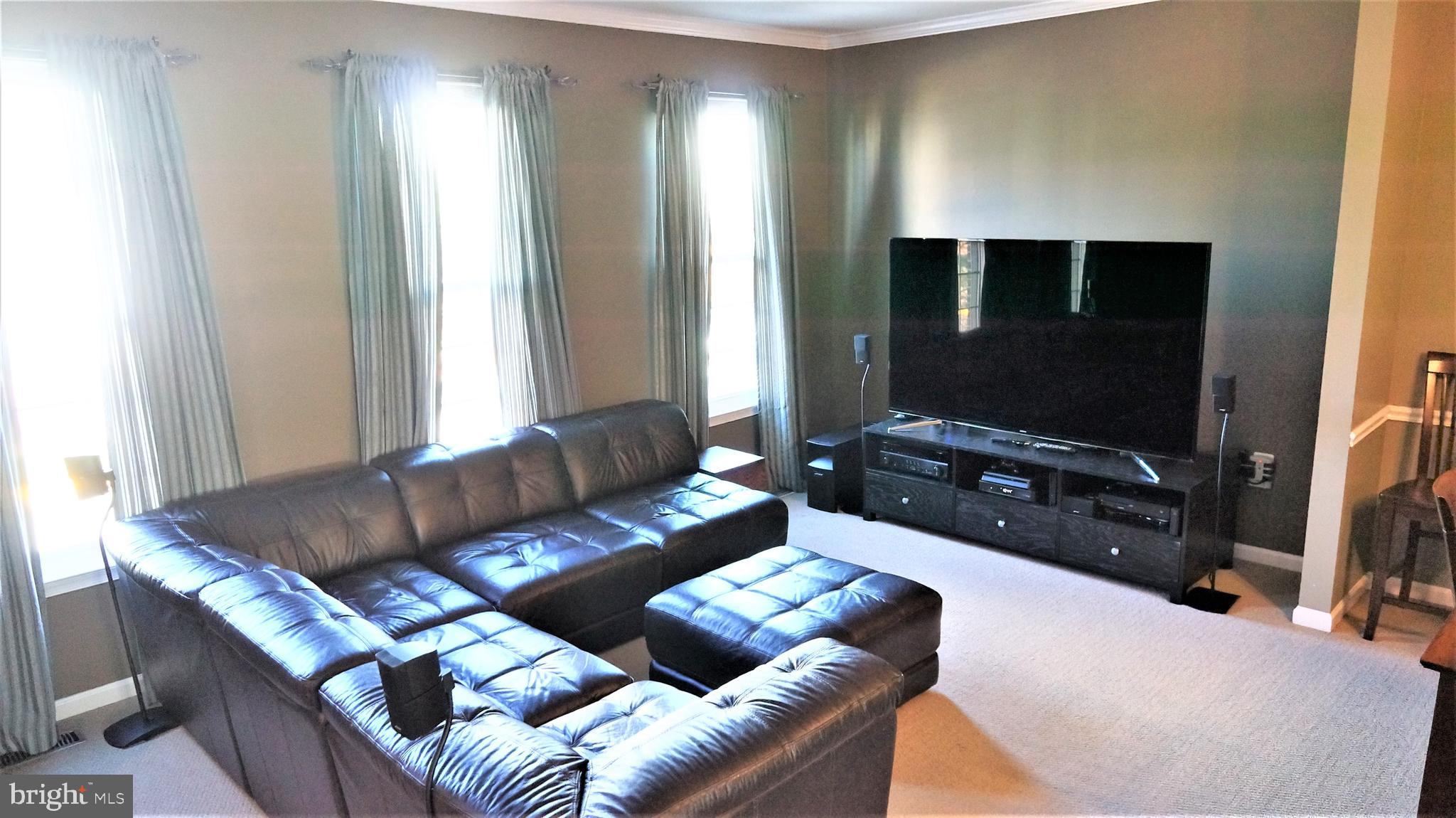 21494 Tamarack Ridge Square Sterling, VA 20164 - Photo 4 of 57 Gallery Image 4