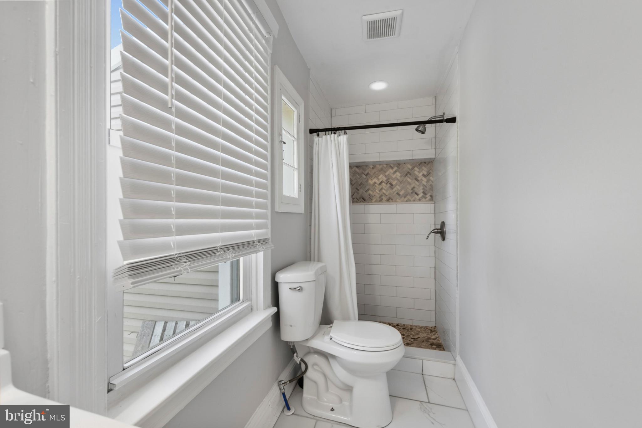 704 Old Baltimore Road Westminster, MD 21157 - Photo 12 of 32 Full bathroom