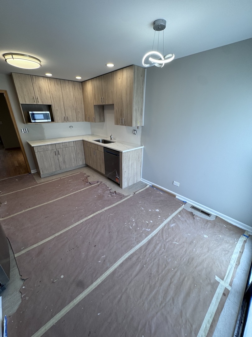 786 Greenwood Road Northbrook, IL 60062 - Photo 9 of 25