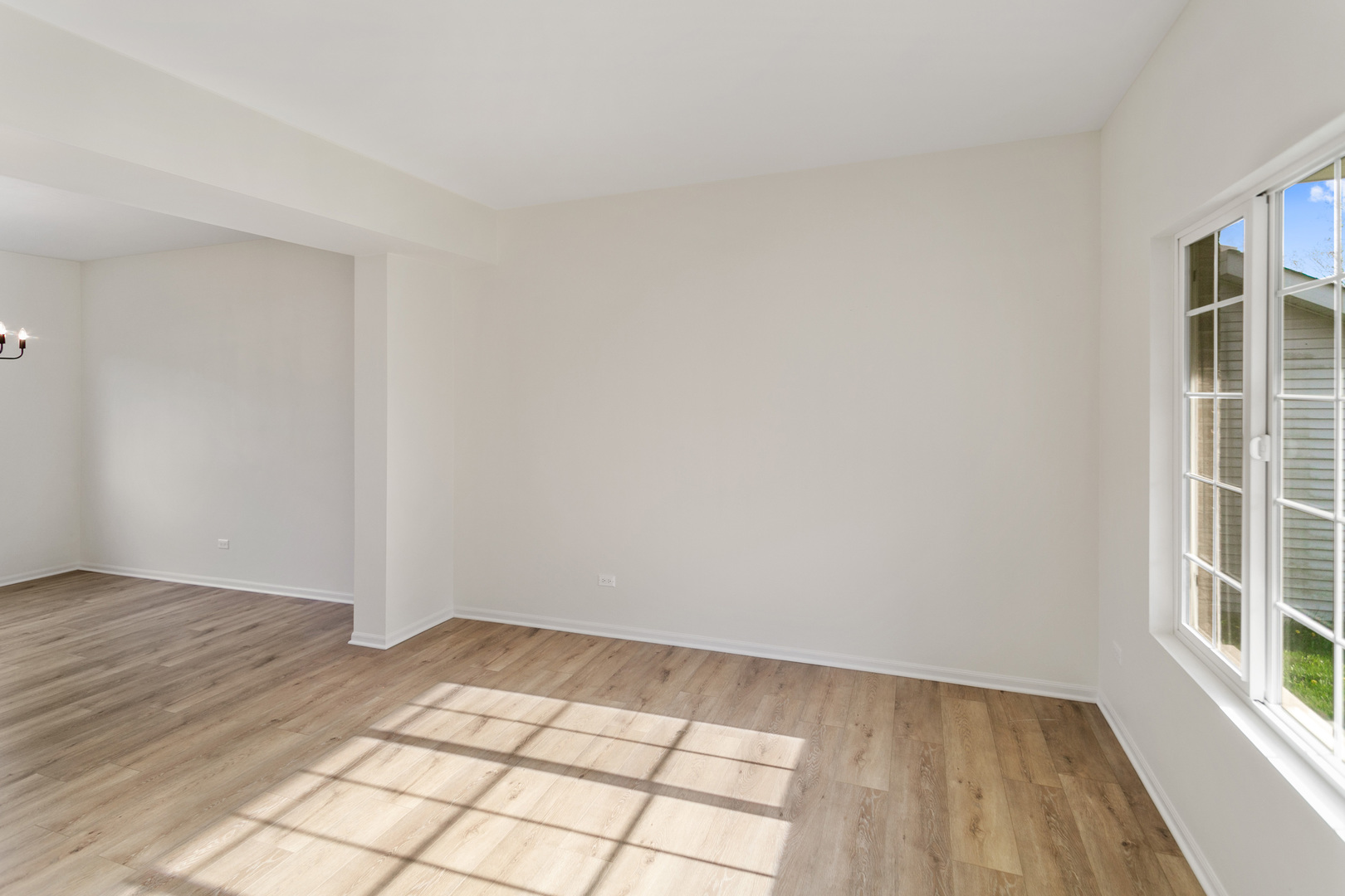 729 Wright Road University Park, IL 60484 - Photo 11 of 27 an empty room with windows