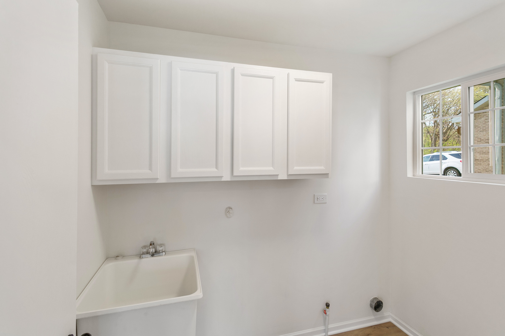 729 Wright Road University Park, IL 60484 - Photo 9 of 27 a view of an empty room with a window