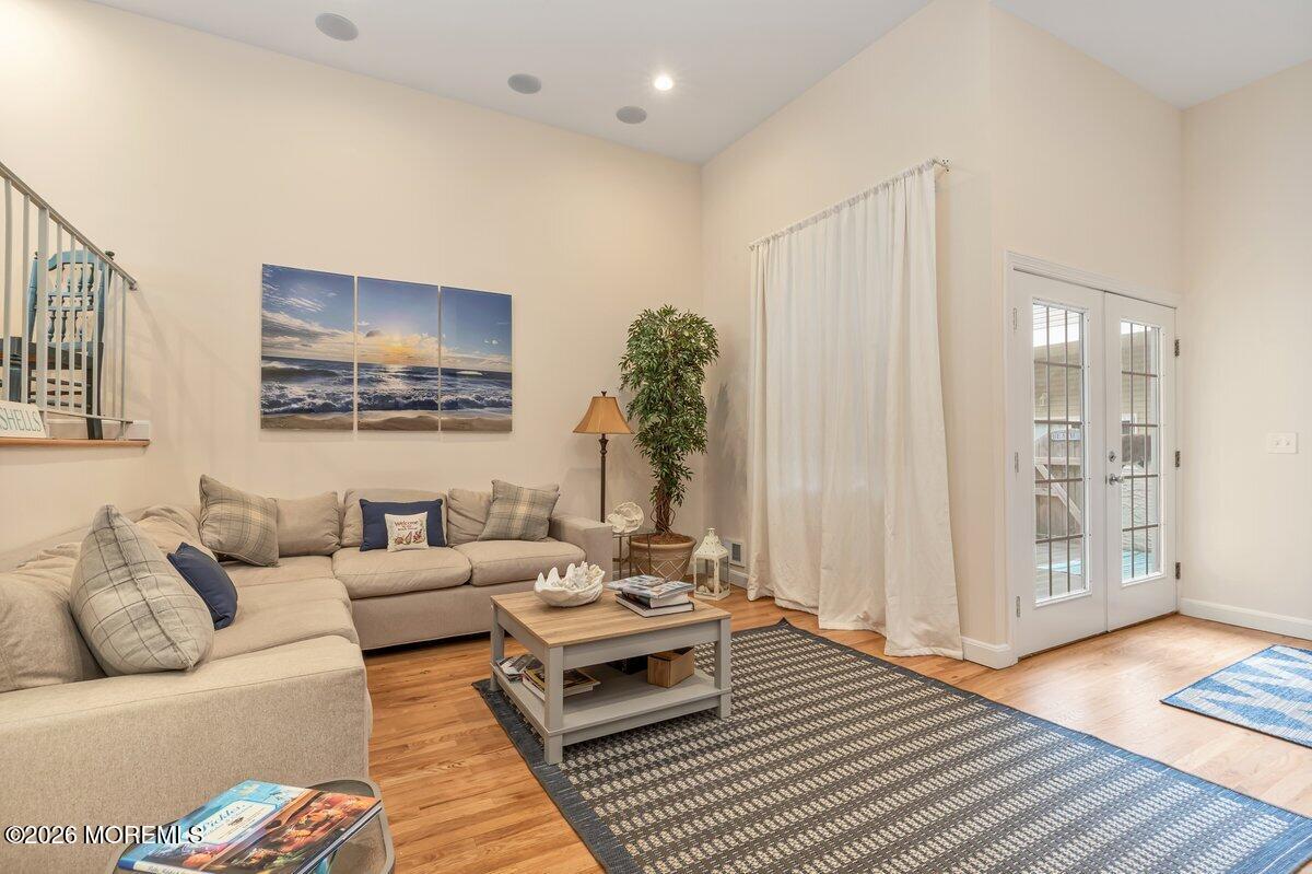 31 Village Road Sea Bright, NJ 07760 - Photo 5 of 23 3V0A8812