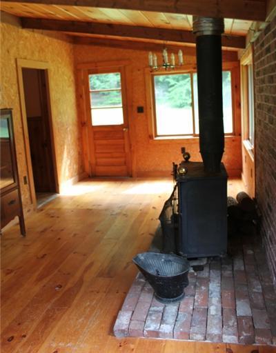 53 Hebron Road South Paris, ME 04281 - Photo 2 of 19 Facade/Exterior Front. Living Room