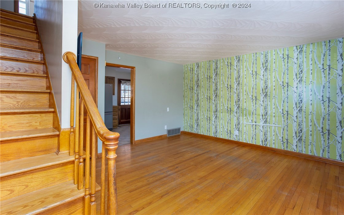 711 Castlegate Road South Charleston, WV 25303 - Photo 3 of 19 Gallery Image 3