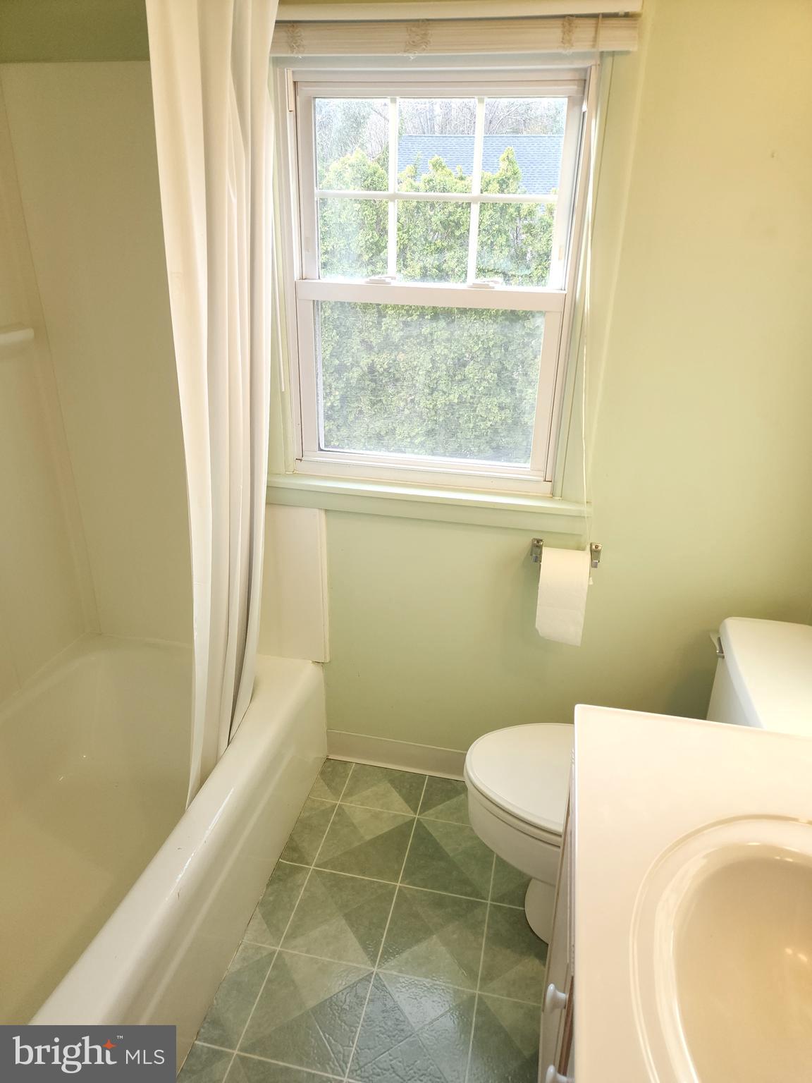 405 Beaumont Road York, PA 17403 - Photo 23 of 30 a bathroom with a toilet and a shower