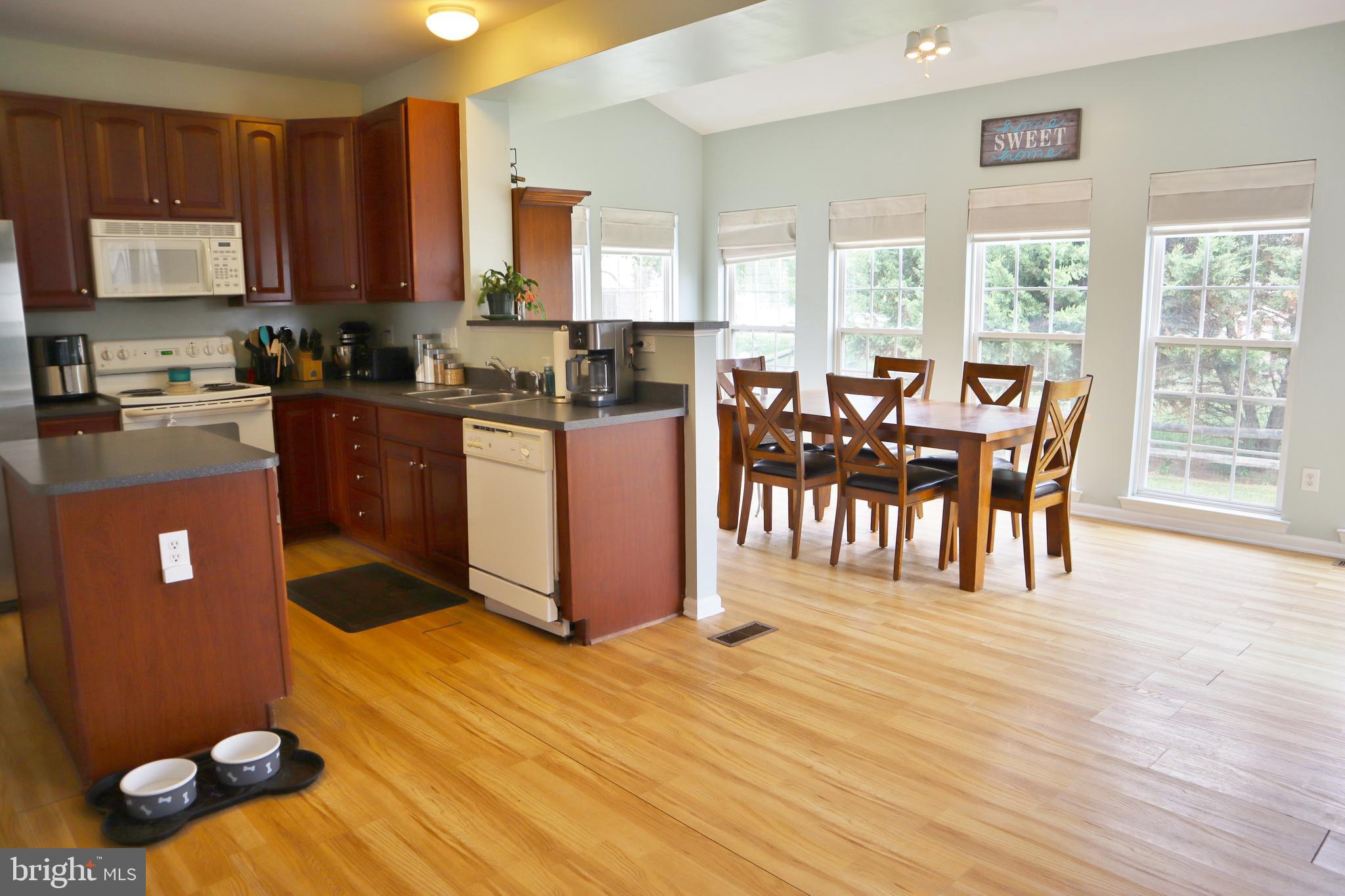 175 Tweedsmere Drive Townsend, DE 19734 - Photo 6 of 34 Kitchen & Sunroom
