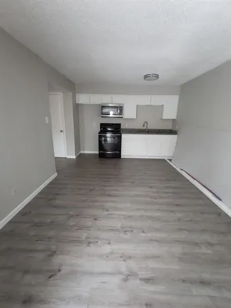 $800 | 2211 North Elm Street, Unit 5, Denton, TX 76201