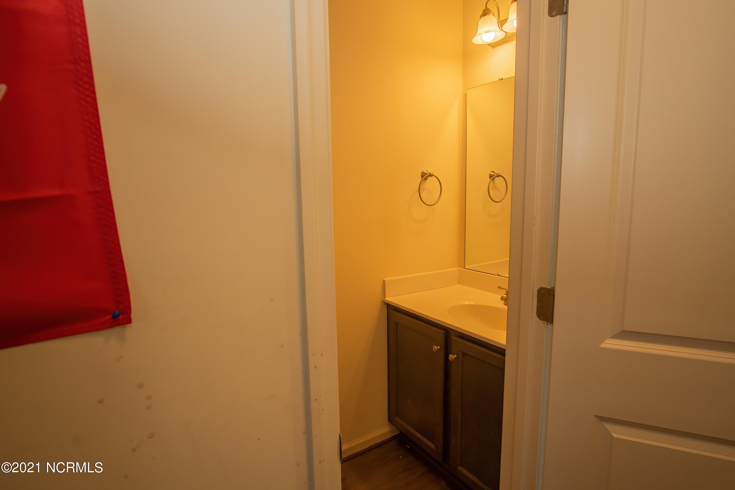 247 Boyington Place Road Midway Park, NC 28544 - Photo 11 of 26 247BoyingtonPlRoad_19-DeNoiseAI-severe-n