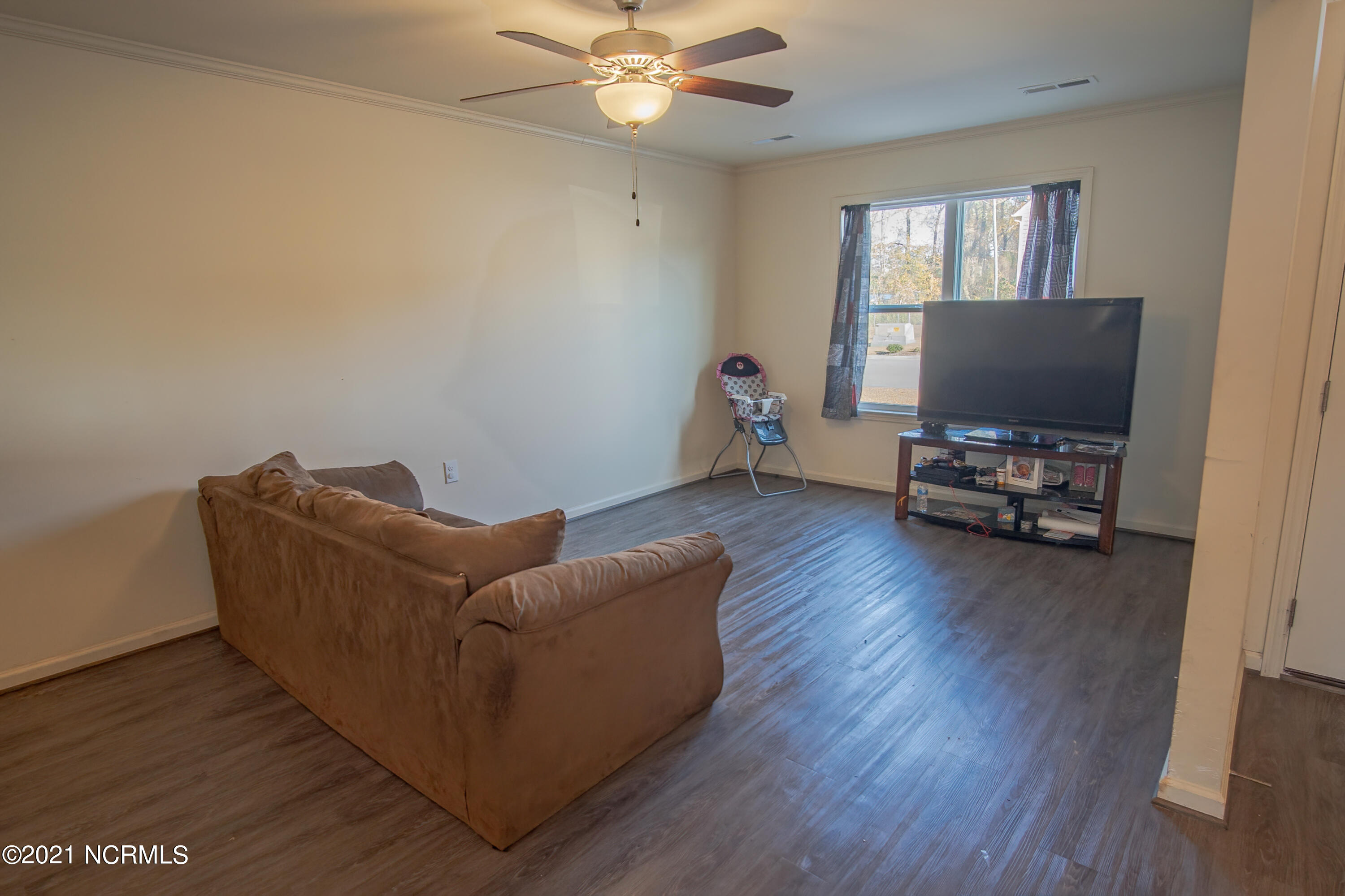 247 Boyington Place Road Midway Park, NC 28544 - Photo 10 of 26 247BoyingtonPlRoad_11-DeNoiseAI-severe-n