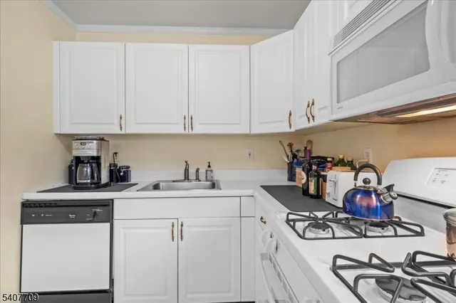 $329,000 | 415 Pitney Place, Unit 415, Morristown, NJ 07960