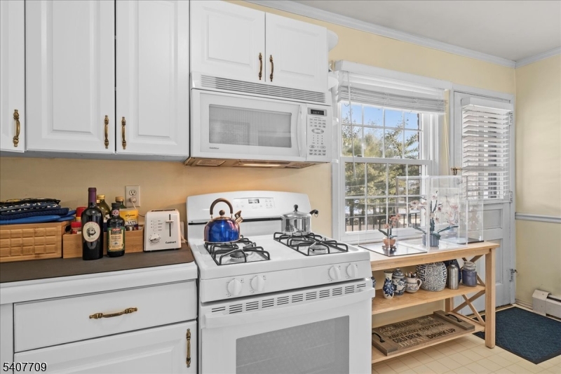 415 Pitney Place, Unit 415 Morristown, NJ 07960 - Photo 19 of 32