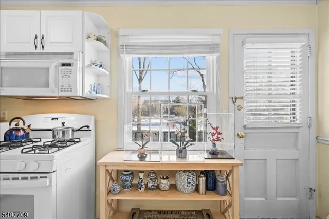 $329,000 | 415 Pitney Place, Unit 415, Morristown, NJ 07960