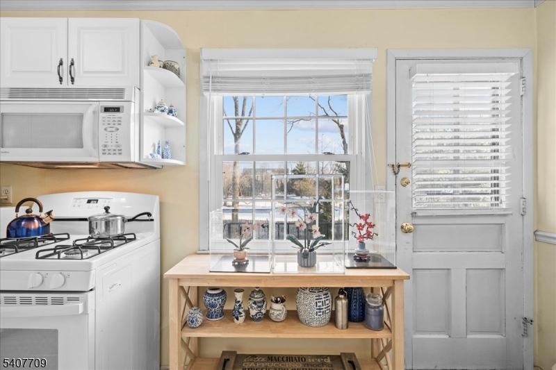 415 Pitney Place, Unit 415 Morristown, NJ 07960 - Photo 20 of 32