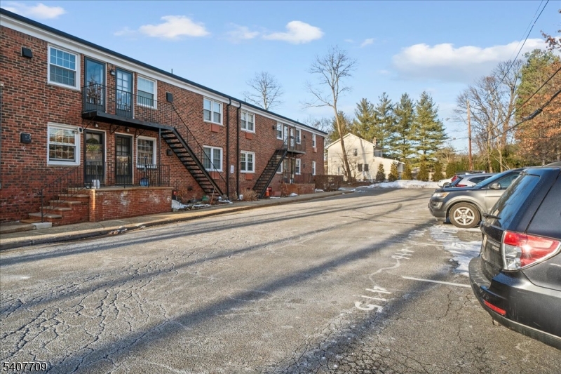 415 Pitney Place, Unit 415 Morristown, NJ 07960 - Photo 31 of 32