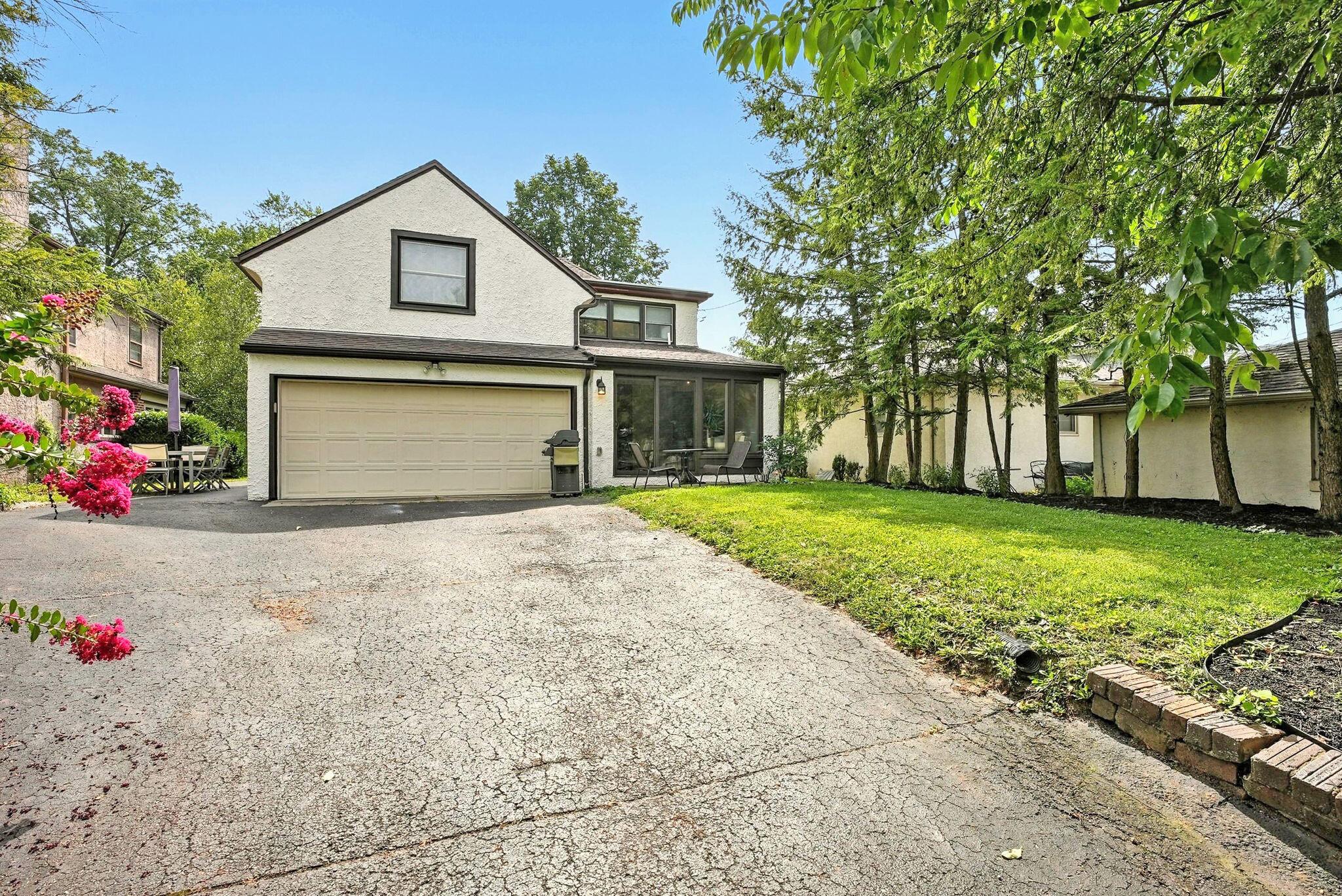 95 South Stanwood Road Columbus, OH 43209 - Photo 41 of 48 Garage