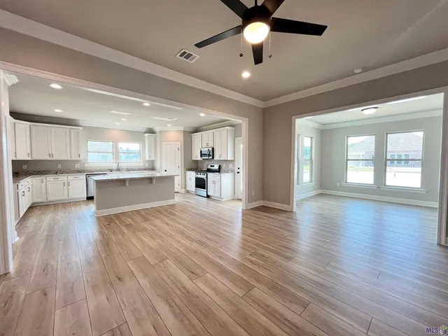 $350,190 | 8862 Lyndanne Drive, Denham Springs, LA 70726