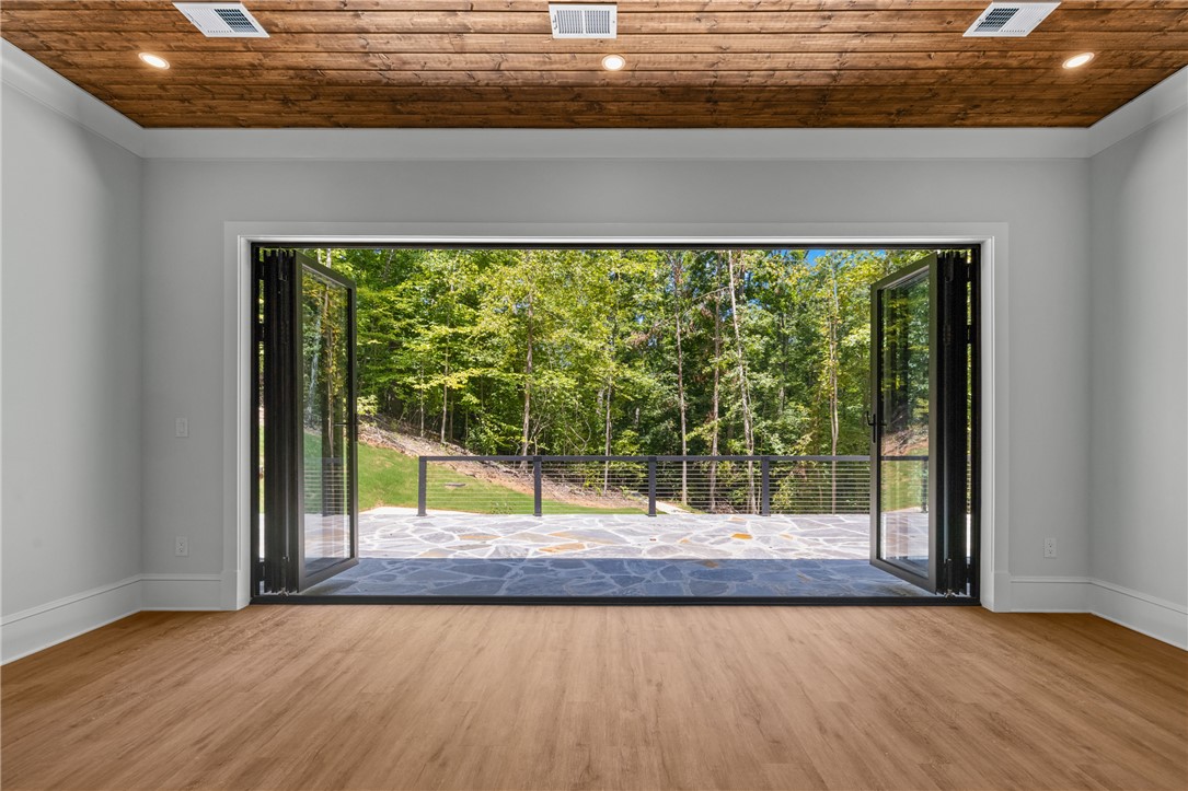 503 Point Road Westminster, SC 29693 - Photo 22 of 49