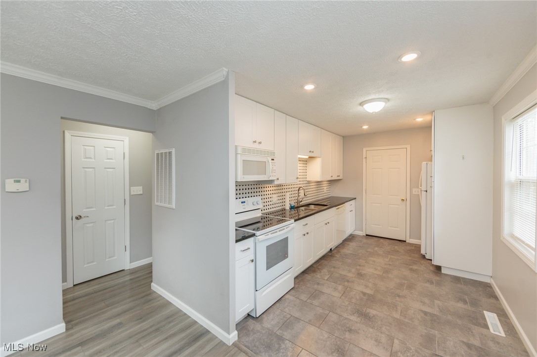 1840 Aberdeen Road Madison, OH 44057 - Photo 12 of 45