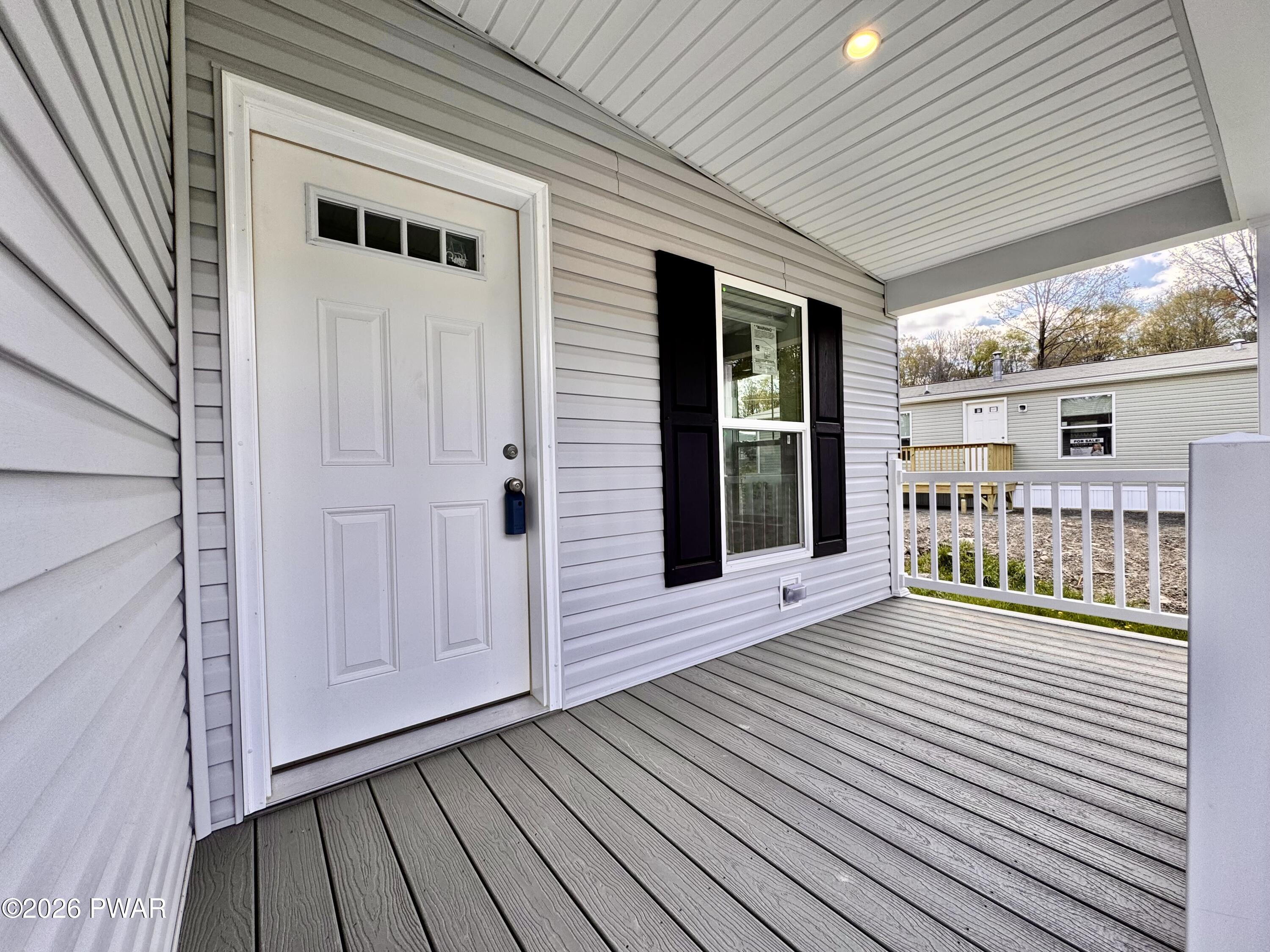 102 Middle Road Greentown, PA 18426 - Photo 3 of 41