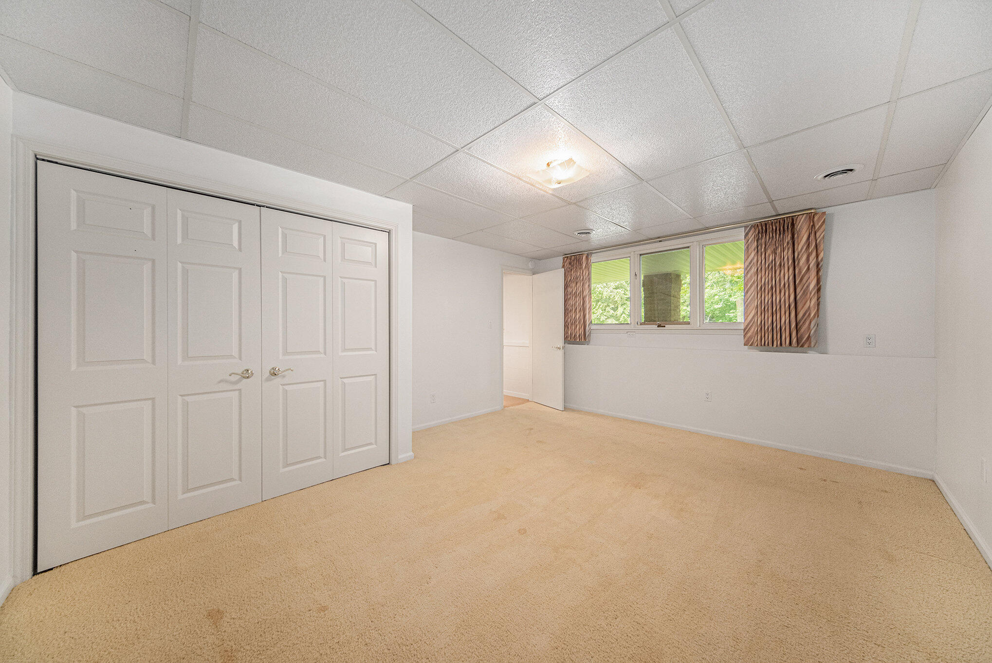 3589 Hendee Road Jackson, MI 49201 - Photo 21 of 57 Basement Bedroom