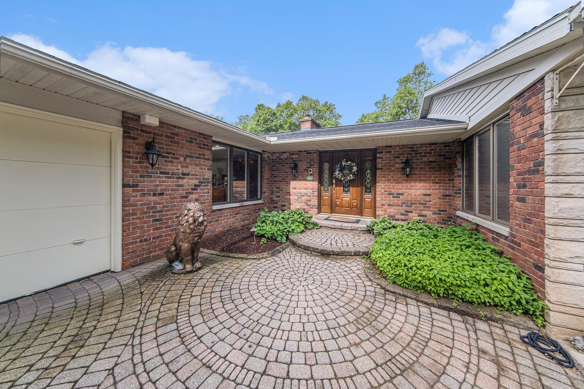 3589 Hendee Road Jackson, MI 49201 - Photo 27 of 57 Front Entry