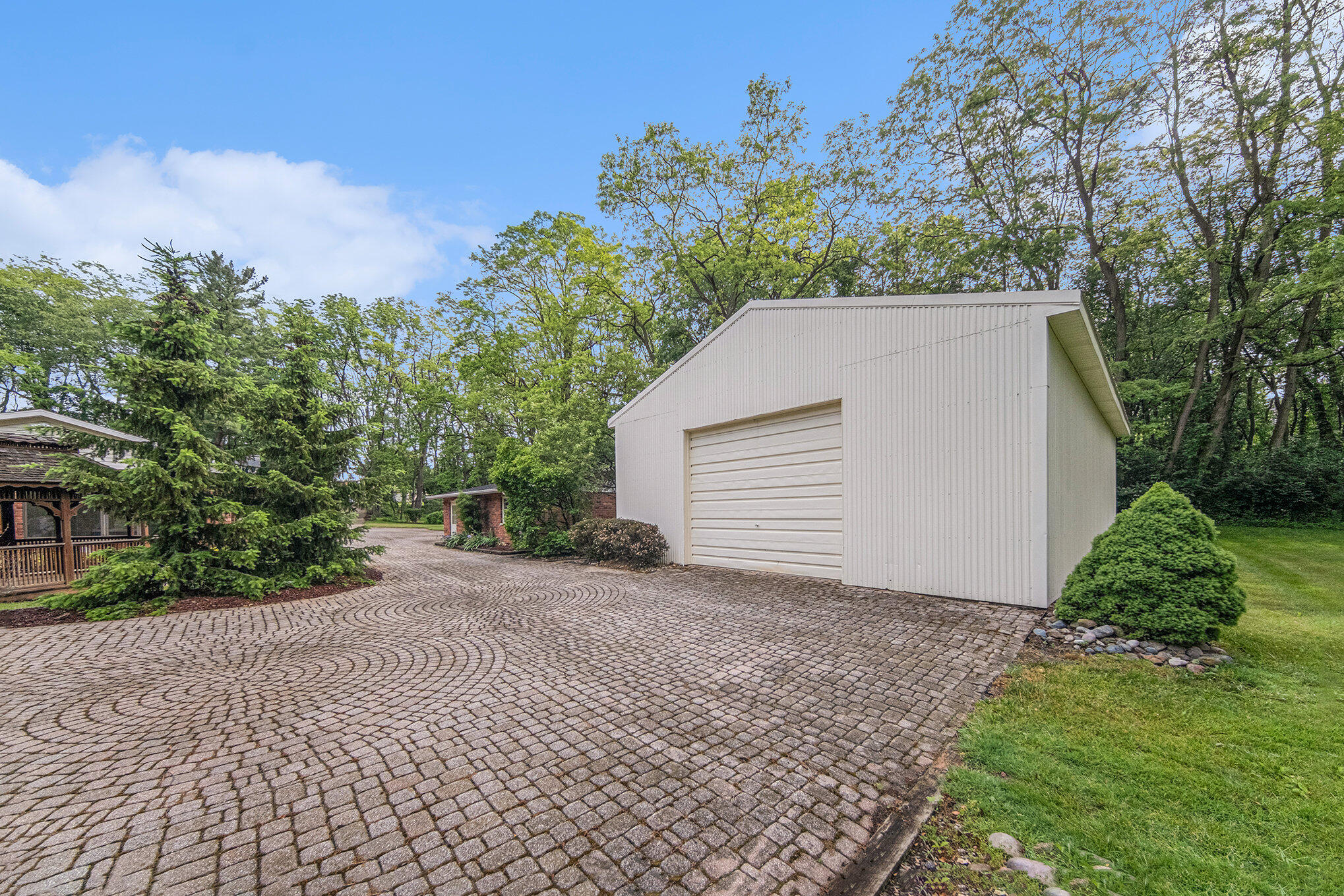 3589 Hendee Road Jackson, MI 49201 - Photo 32 of 57 Pole Barn