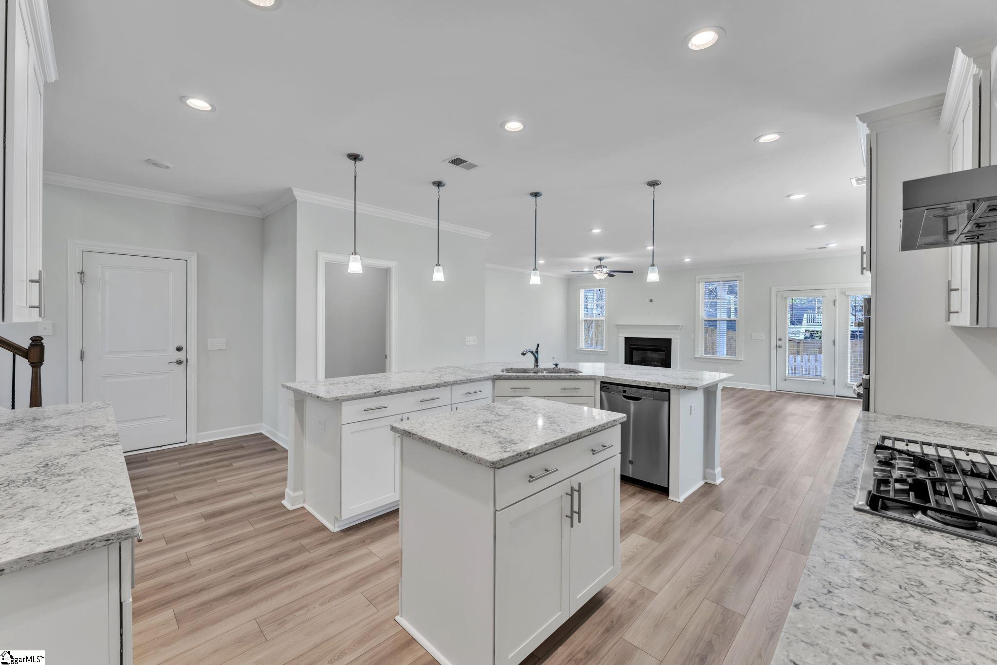 502 Forest Edge Court Simpsonville, SC 29681 - Photo 5 of 30