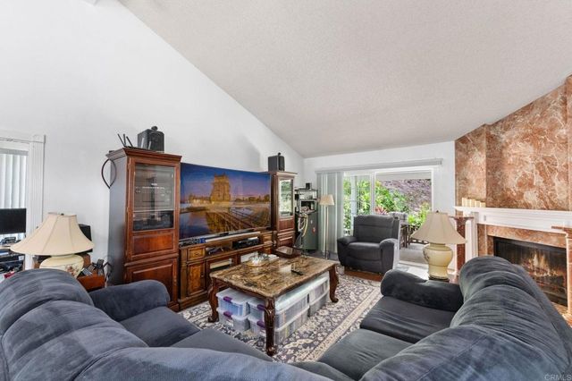 $1,115,000 | 7584 Dehesa Court, Carlsbad, CA 92009