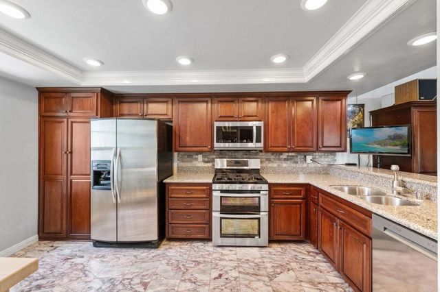 $1,115,000 | 7584 Dehesa Court, Carlsbad, CA 92009