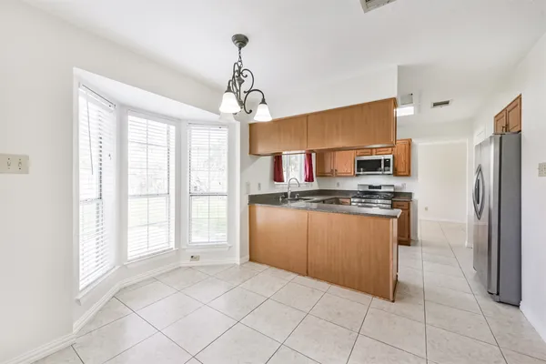 $1,950 | 7063 River Garden Drive, Houston, TX 77095