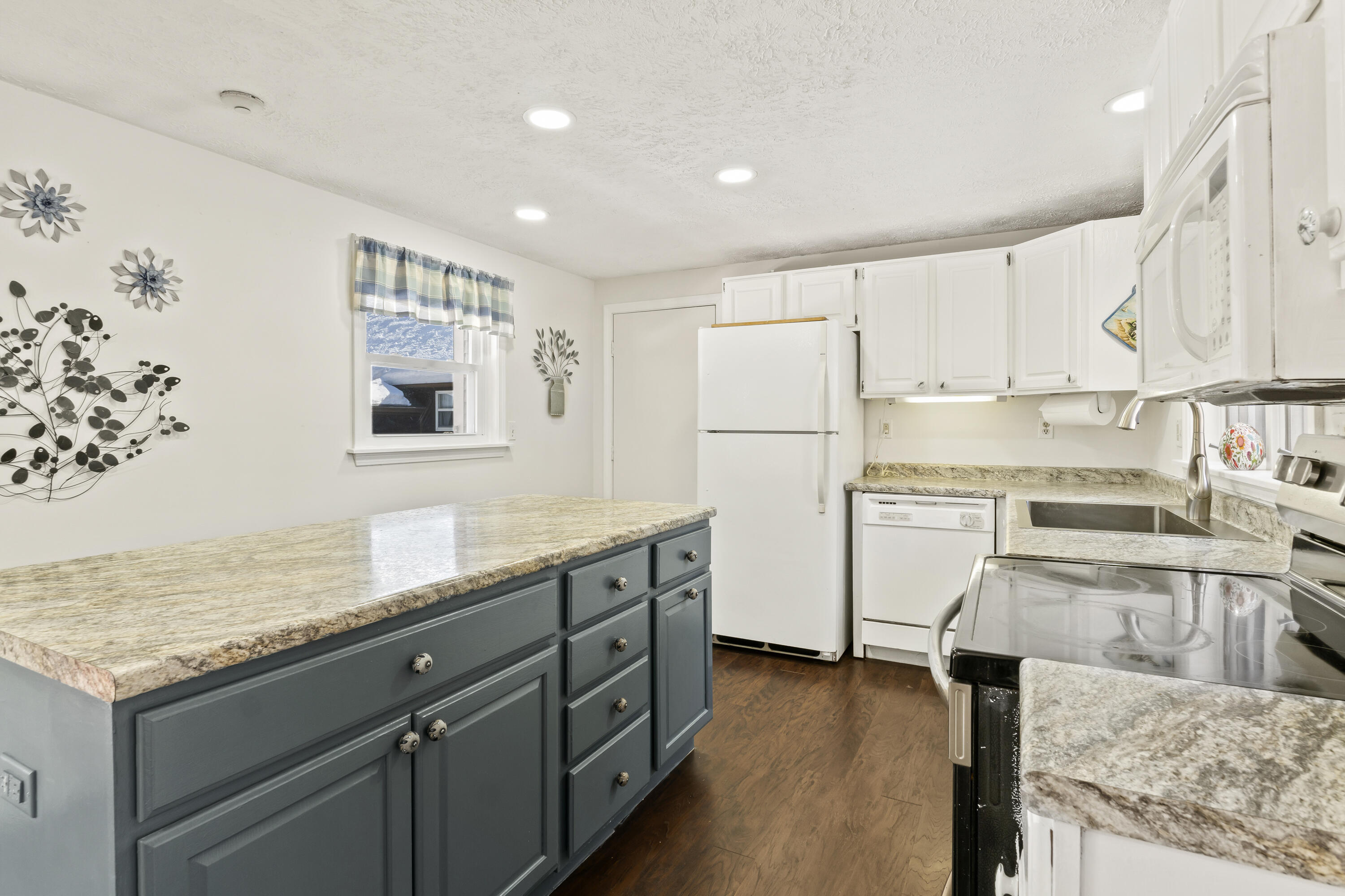 8 Linscott Way, Unit 8 Brunswick, ME 04011 - Photo 9 of 52 8 Linscott Way_114