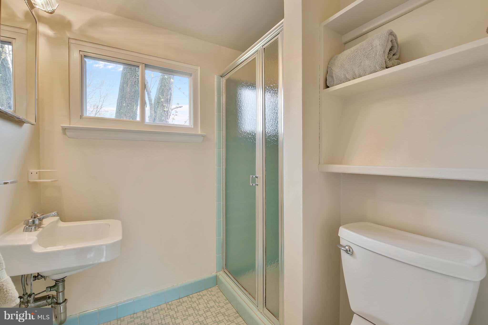 11409 Gilsan Street Silver Spring, MD 20902 - Photo 22 of 30 Bath (Master)