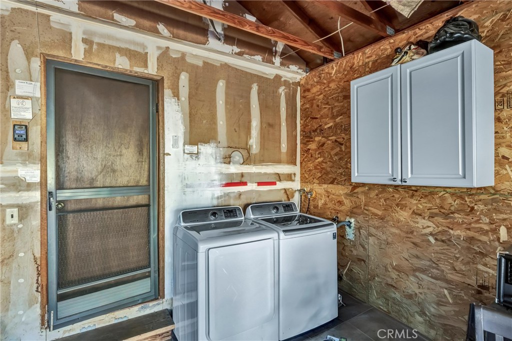 16593 Buckhorn Road Hidden Valley Lake, CA 95467 - Photo 26 of 27 Laundry area located inside the garage for convenience.