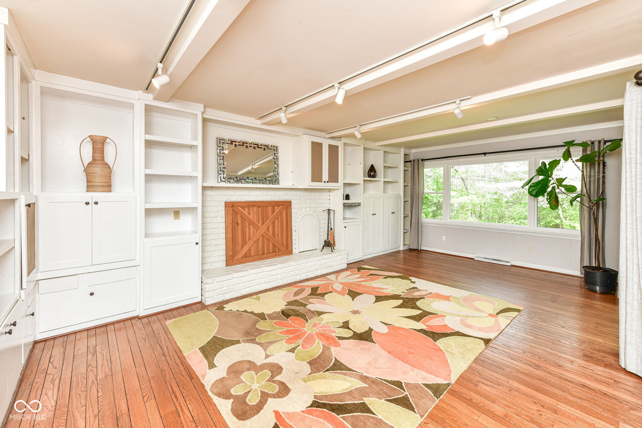 9051 Wickham Road Indianapolis, IN 46260 - Photo 15 of 43