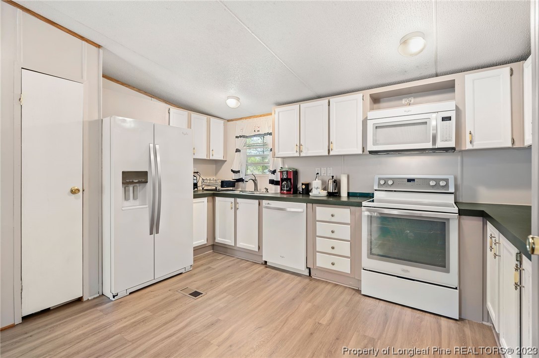 4639 Desert Ridge Road Parkton, NC 28371 - Photo 8 of 28 Gallery Image 8