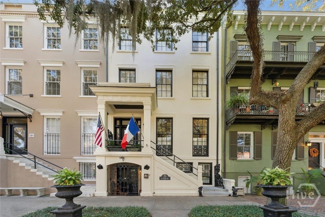 17 East Jones Street, Unit 3 Savannah, GA 31401 - Photo 2 of 24